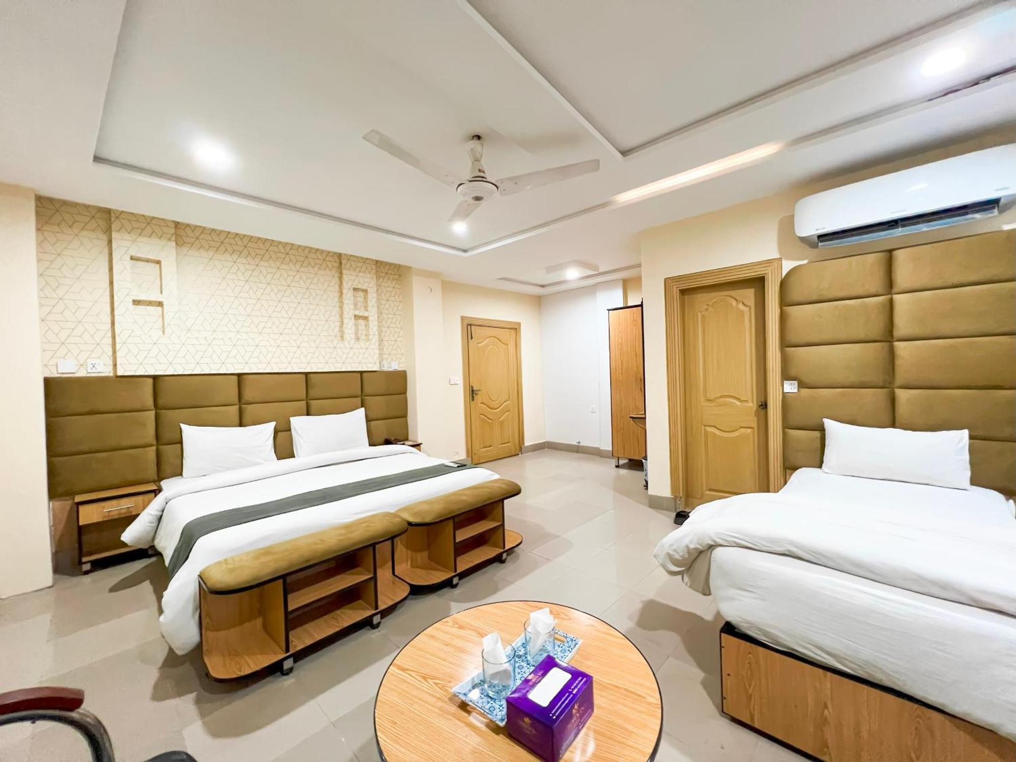 Hotel Crown Inn Multan Exteriér fotografie