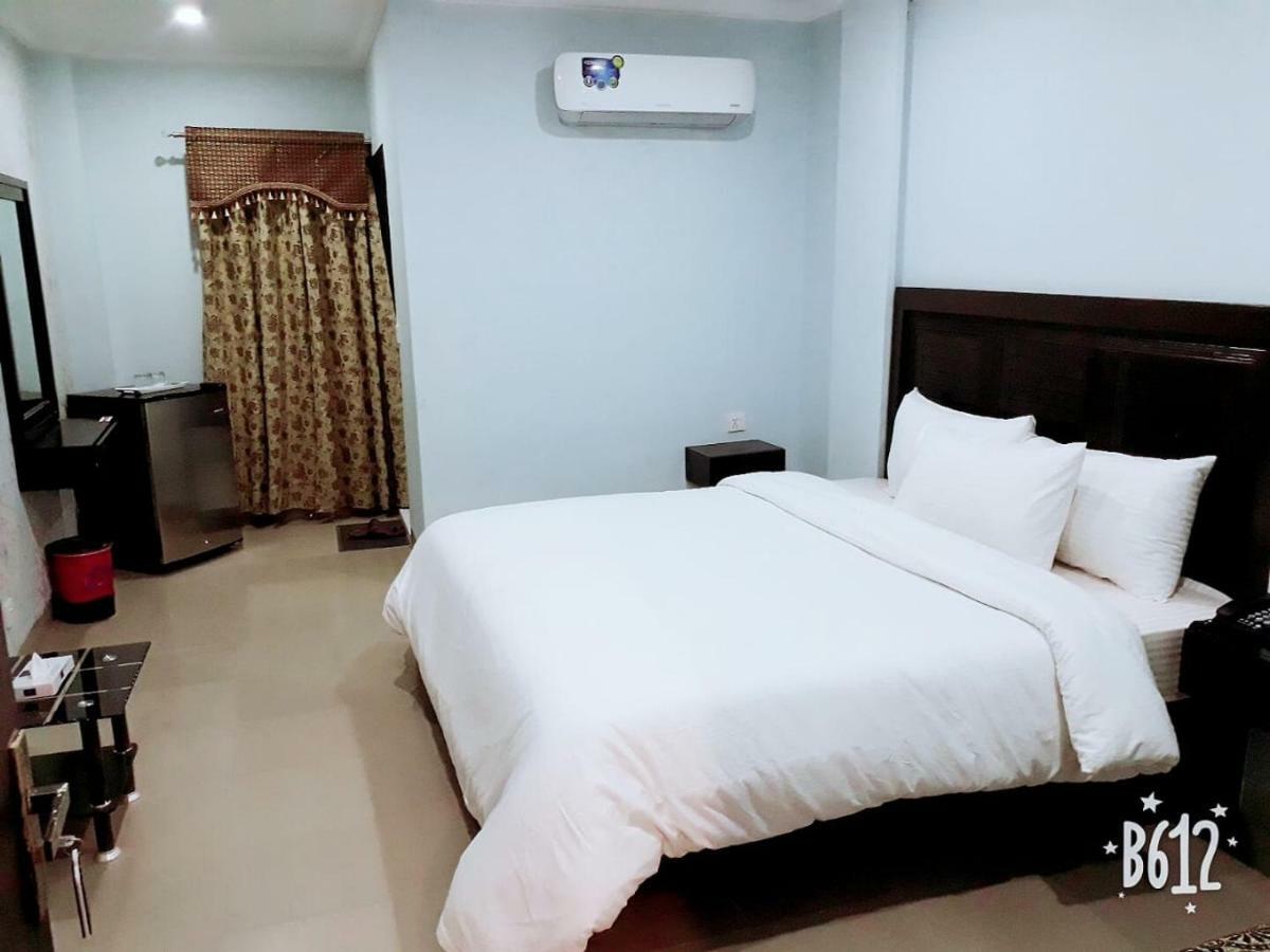 Hotel Crown Inn Multan Exteriér fotografie