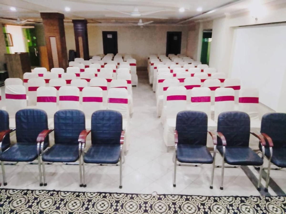 Hotel Crown Inn Multan Exteriér fotografie